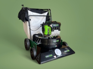 Battery powered leaf vacuum cleaners